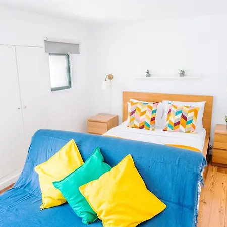 Next To Sao Jorge Castle 리스본