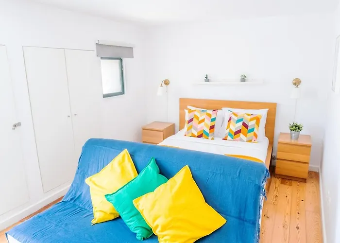 Next To Sao Jorge Castle Lissabon